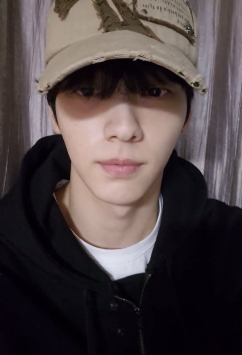 미친,,ㅠㅠㅠ 너무 오랜만이야ㅠ
보고싶었어 정말로😭