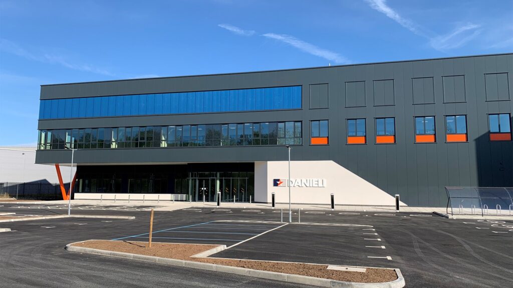 alfedaluminium's tweet photo. Last year, saw #Innoval take a huge leap in the direction of sustainable #Aluminium as they moved to a new, bigger & better facility in the heart of the Advanced Manufacturing Park with their parent company @Danieli!
Learn more➡️https://t.co/2QNqNnwE4q
#ALFEDMemberNews https://t.co/9A0tm0e6II