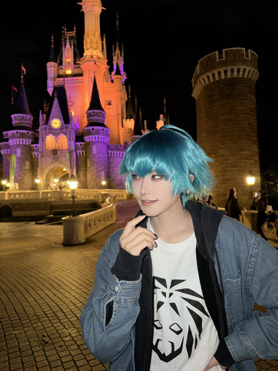 Mayaculous's tweet photo. ※コスプレ/仮装
去年のDハロ！ミラキュラス知ってる友達が増えて嬉しい🥲❣️今年はルカマリやろうって話してた
寒すぎて長袖にした🤣 https://t.co/tnt2dQE4wY