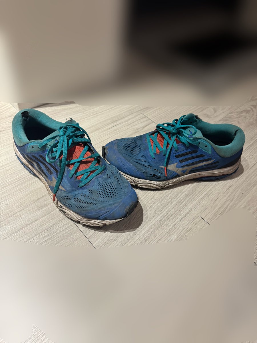 分享收藏鞋2

型號：Mizuno Wave Stream 2

之前當職軍時很喜歡很喜歡的公發鞋之一
還有幫外面的朋友代購 但現在不行了 
看看還能不能找學弟幫忙買😂
