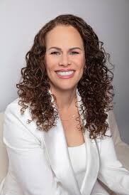 BREAKING: JANISSE  QUINONES is the New Head of L.A. Department of WATER and Power.

She was recommended to the position by Mayor Karen Bass back in May 2024.

She makes $750,000 a year — nearly TWICE as much as her MALE predecessor.

And almost ONE year later, LA is OUT OF WATER