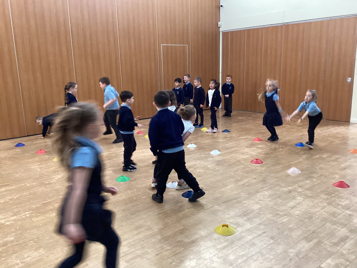 In PE today we had to use our skills to get the ball through a goal, or over the cones. We had to do this with our partner and work together. ⚽️🏀🥎 #stocktonwoodpe