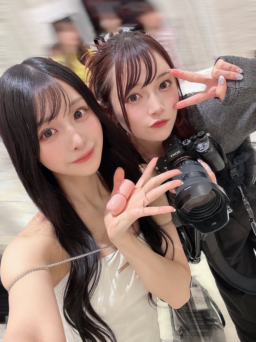 いつもチェキの特典ブロマイドや
生誕グッズなどなど
素敵にかわいく撮影してくれる
かわいすぎるカメラマン下山さん！！！🫶

今日もお世話になりましたっ💞らぶです🥺🩷 https://t.co/H3mQ4D4X9o