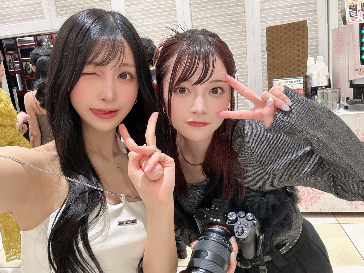 いつもチェキの特典ブロマイドや
生誕グッズなどなど
素敵にかわいく撮影してくれる
かわいすぎるカメラマン下山さん！！！🫶

今日もお世話になりましたっ💞らぶです🥺🩷 https://t.co/H3mQ4D4X9o