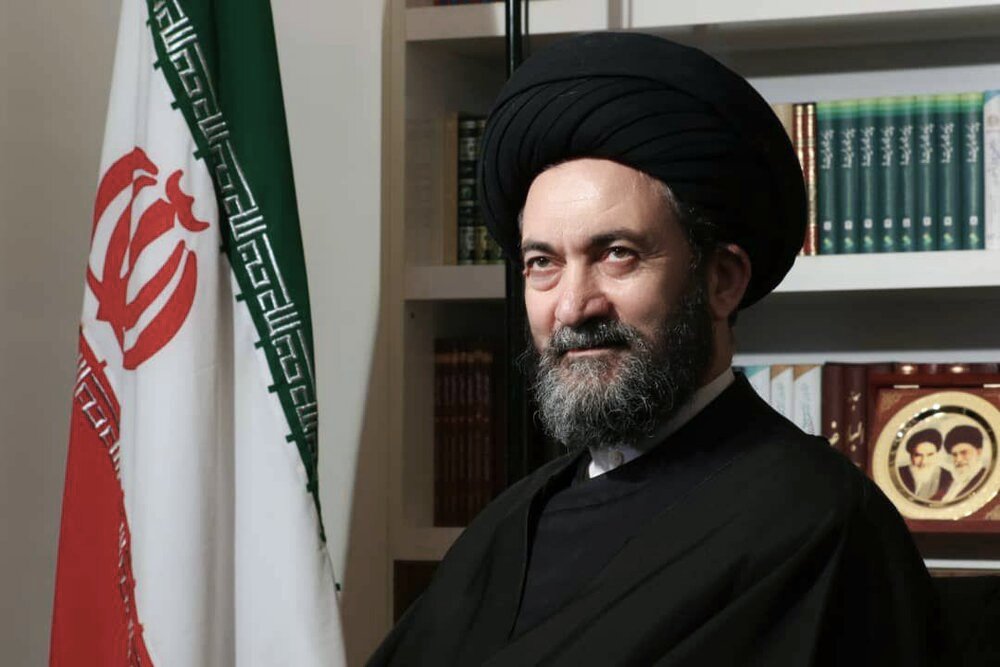 به دشمنان آیت‌الله عاملی و جوانان غیور اردبیل باید گفت: مُوتُواْ بِغَيْظِكُمْ از این که شما عصبانی هستید ما مسروریم
 وظیفه ما برهم‌زدن آرامش شما است تا امنیت بشریت حفظ شود. کودک‌کش و برده گستاخ او باید   بدانند که از این خشم خواهند مرد 
#AmeliTəkDeyil 
#فخر_آذربایجان 
#سیدغیور