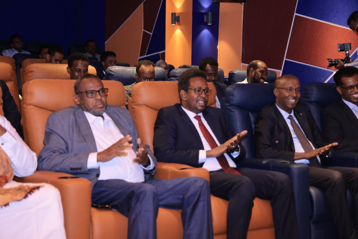 SIMADiLab's tweet photo. Machadka SIMAD iLab iyo premier Bank ayaa kala saxiixday heshiis iskaashi ee Barnaamijka LEAP Microfinance. Iskaashigaan wuxuu fududeeyi doona maalgelinta iyo horumarinta ganacsiyada yar yar, gaar ahaan kuwa ka soo baxay Jaamacadda SIMAD #LEAPMicrofinance #iLabImpact https://t.co/dxKTxNplYR