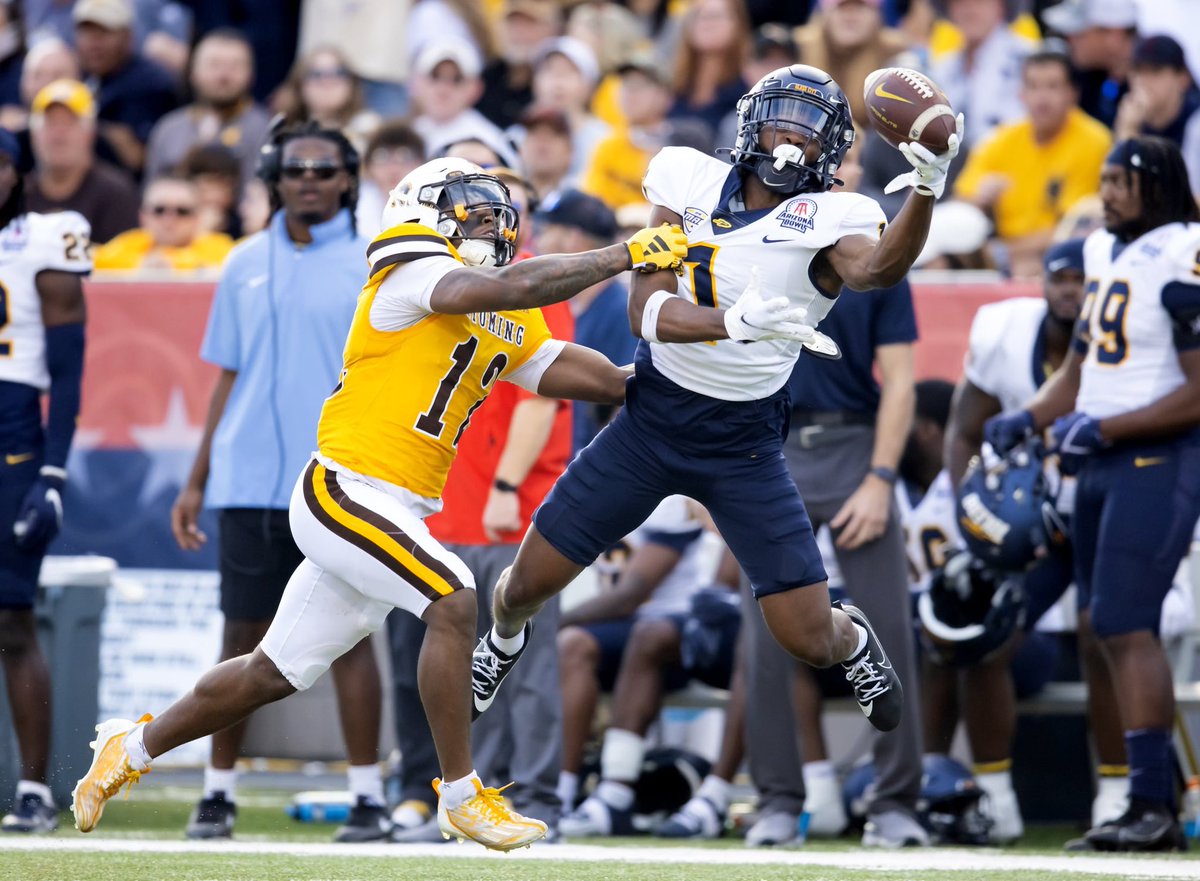 Kenyon Norman (@n0rman_keny0n) on Twitter photo After a great conversation with <a href="/CoachFlemWR/">RJ Fleming</a> , i am blessed to announce that i have received my first D1 offer to The University of Toledo!!!
glory to the man above 🙏🏾 After a great conversation with <a href="/CoachFlemWR/">RJ Fleming</a> , i am blessed to announce that i have received my first D1 offer to The University of Toledo!!!
glory to the man above 🙏🏾