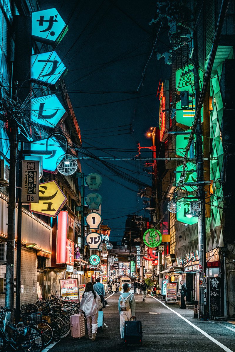 バブル期の雰囲気を感じる千日前の景色。