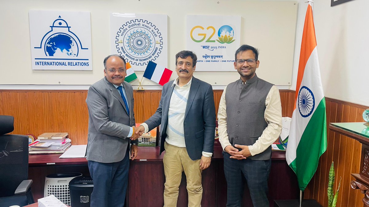 Honored to welcome Dr. Nitin Seth, Director of IFCPAR/CEFIPRA, to IIT Roorkee. We discussed strengthening Indo-French collaborations, interdisciplinary initiatives, and sustainable development solutions.

For more details click here👇
ir.iitr.ac.in/blog/posts/186…

#IITRoorkee #IFCPAR