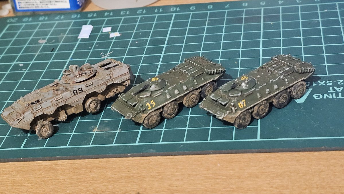 fkwgkaitnhb79's tweet photo. 復讐のレクイエム見てジオラマ作りたくなったので @144TANK_COM
さんのジャンクセットから連邦軍の装甲車とジオンの装甲車を製作。色だけでそれっぽくなるもんですねぇ。
#144スケモ https://t.co/3T0EndiffN