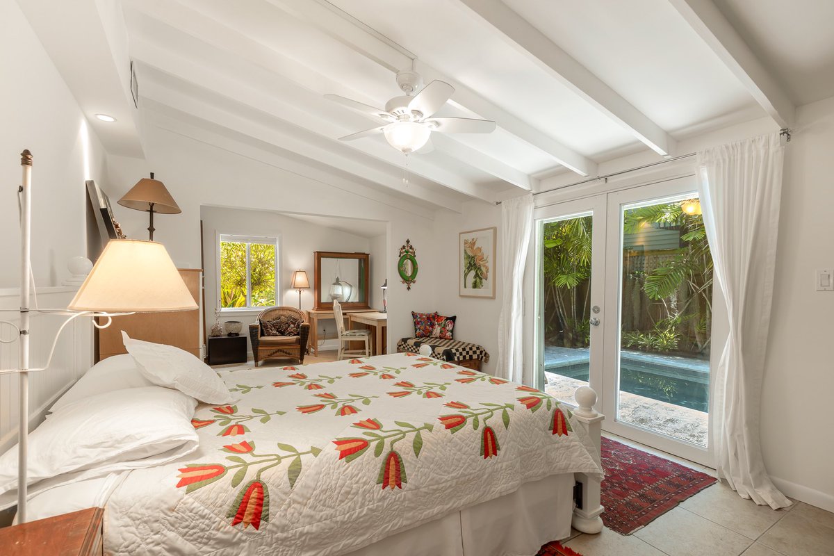teamkaufelt's tweet photo. 🪧 OPEN HOUSE SATURDAY (1/11) FROM 1P-3P

Read more at: https://t.co/AZ9qtwqF6p

📍 1414 Leon Street – Situated among tropical foliage and crowned by the 300+ year old Champion Buttonwood tree

$1,795,000 | 3BD | 2BA | 1,936SF | 7,013SF LOT https://t.co/yur3wSxvr4