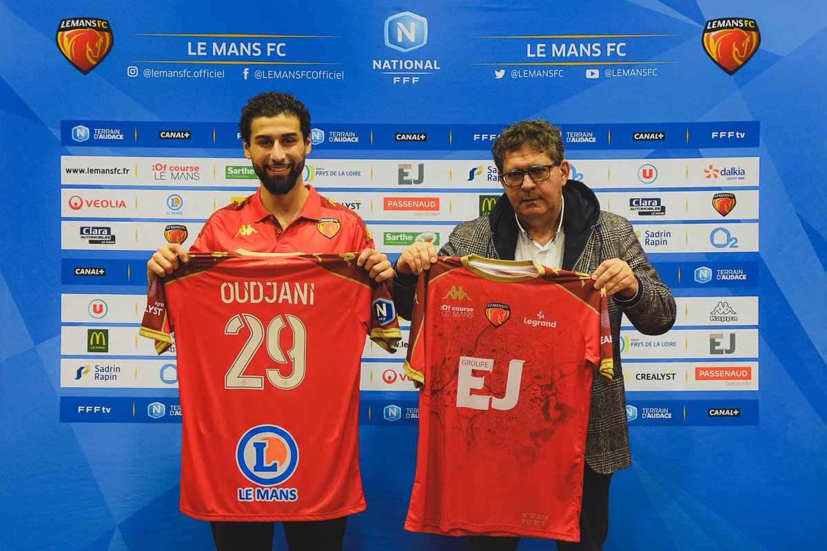 LEMANSFC's tweet photo. #Mercato 𝗔𝗱𝗮𝗺 𝗢𝘂𝗱𝗷𝗮𝗻𝗶 signe au MANS FC ✍️

⚽ Milieu offensif (23 ans, 1,85 m)
🍼 Formé au @RCLens
🔙 Club précédent : US VIMY
2️⃣9️⃣ Numéro 29

Le communiqué 👉 https://t.co/Pj1mvjrMEE

#BienvenueAdam #AllezLEMANSFC 🔴🟡 https://t.co/ovfx6d2XMV