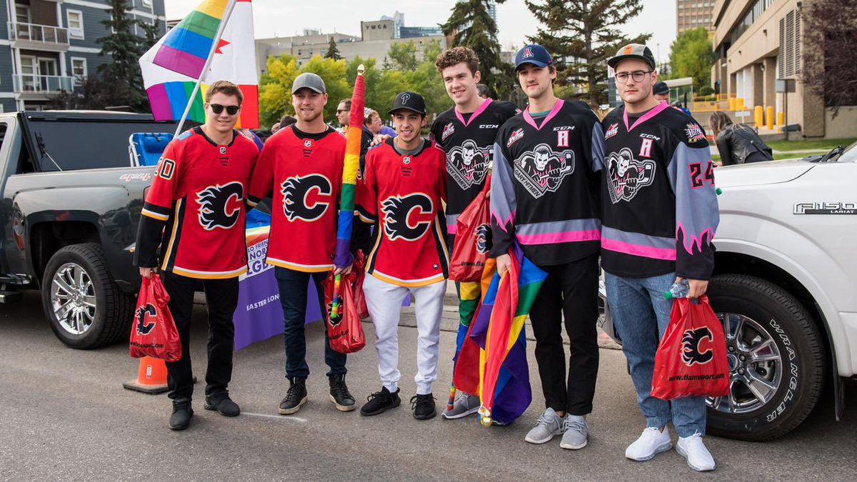 fkatbhabhi's tweet image. Johnny Gaudreau at Calgary Pride btw