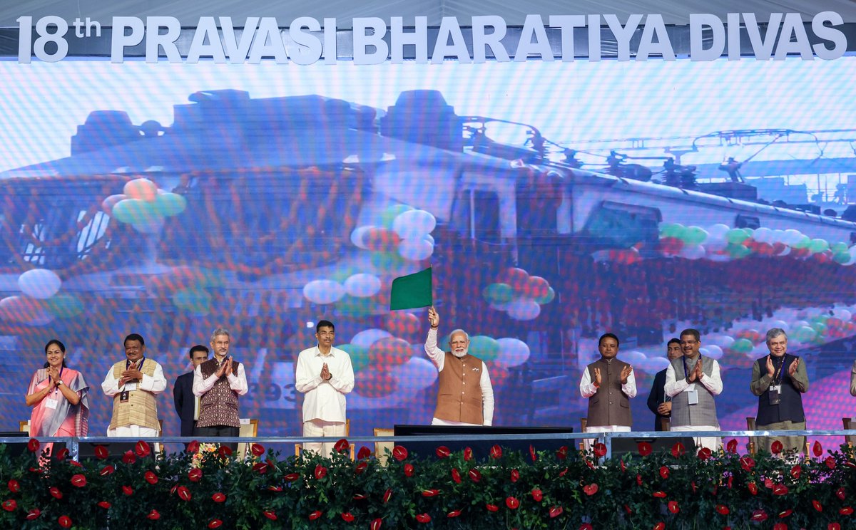 Narendra Modi tweet media