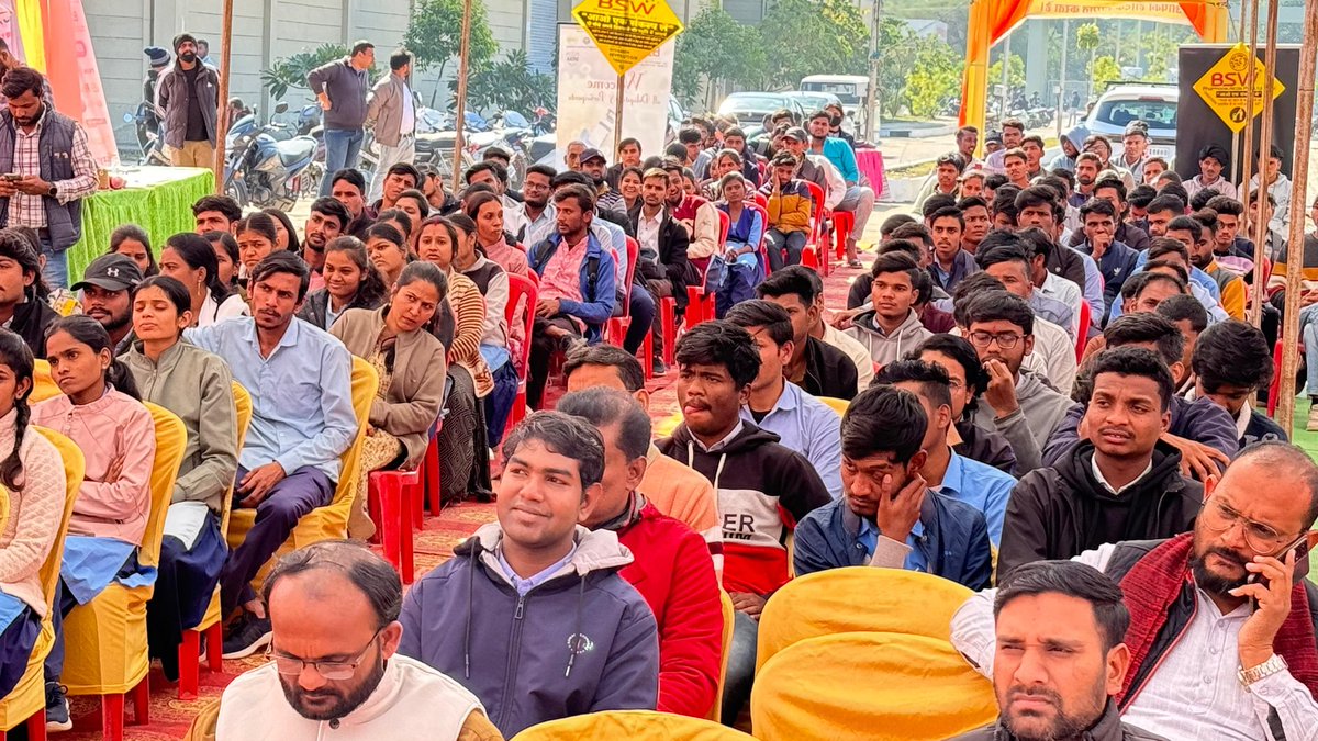 जिला प्रशासन एवं जिला रोजगार कार्यालय द्वारा शासकीय आई टी आई नर्मदापुरम में आयोजित युवा संगम रोजगार मेला में सहभागिता की।

इस अवसर पर चयनित प्रतियोगी को प्रमाण पत्र वितरित कर शुभकामनाएं प्रेषित की ।