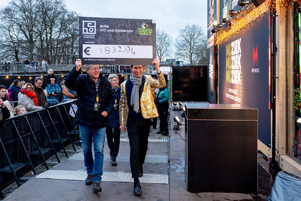 𝐓𝐞𝐫𝐮𝐠𝐛𝐥𝐢𝐤 𝟏𝟎𝟎 𝐉𝐚𝐚𝐫 𝐙𝐰𝐨𝐥𝐥𝐞𝐧𝐚𝐚𝐫 ↩️ | Met een grote cheque ter waarde van maar liefst €1800 sloten we op vrijdag 20 december de actie 100 Jaar Zwollenaar af. 

Via deze weg willen we iedereen die heeft gedoneerd nogmaals heel erg bedanken! 💙