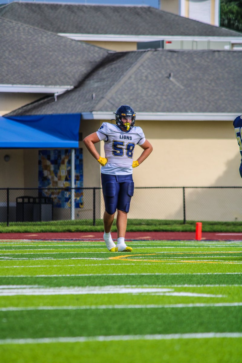 58problemss's tweet image. Full Season Highlights 6’3 240 DE/DT - hudl.com/v/2QfQjR