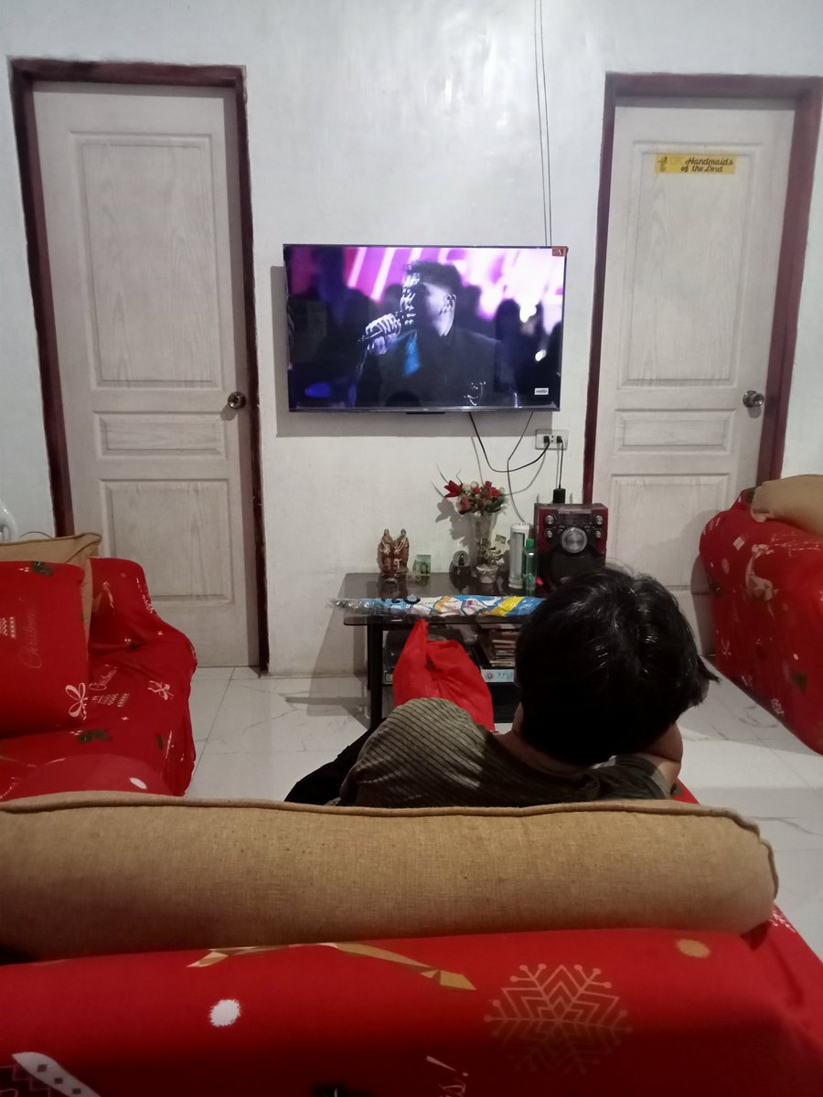 My mama loves <a href="/sofroniovasquez/">Sofronio Vasquez</a> sm, she watches him every night