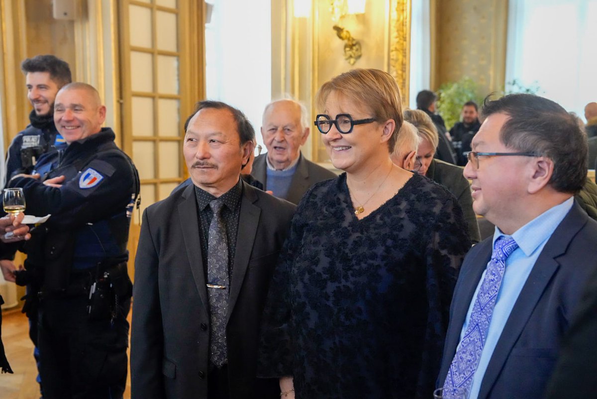 À #Rennes, cérémonie de vœux aux anciens combattants, militaires, policiers, gendarmes et pompiers, qui portent nos couleurs, garantissent l'ordre et la tranquillité. En 2025, gardons, ensemble, la détermination de faire, l’ambition de réussir et, toujours, la volonté de servir.