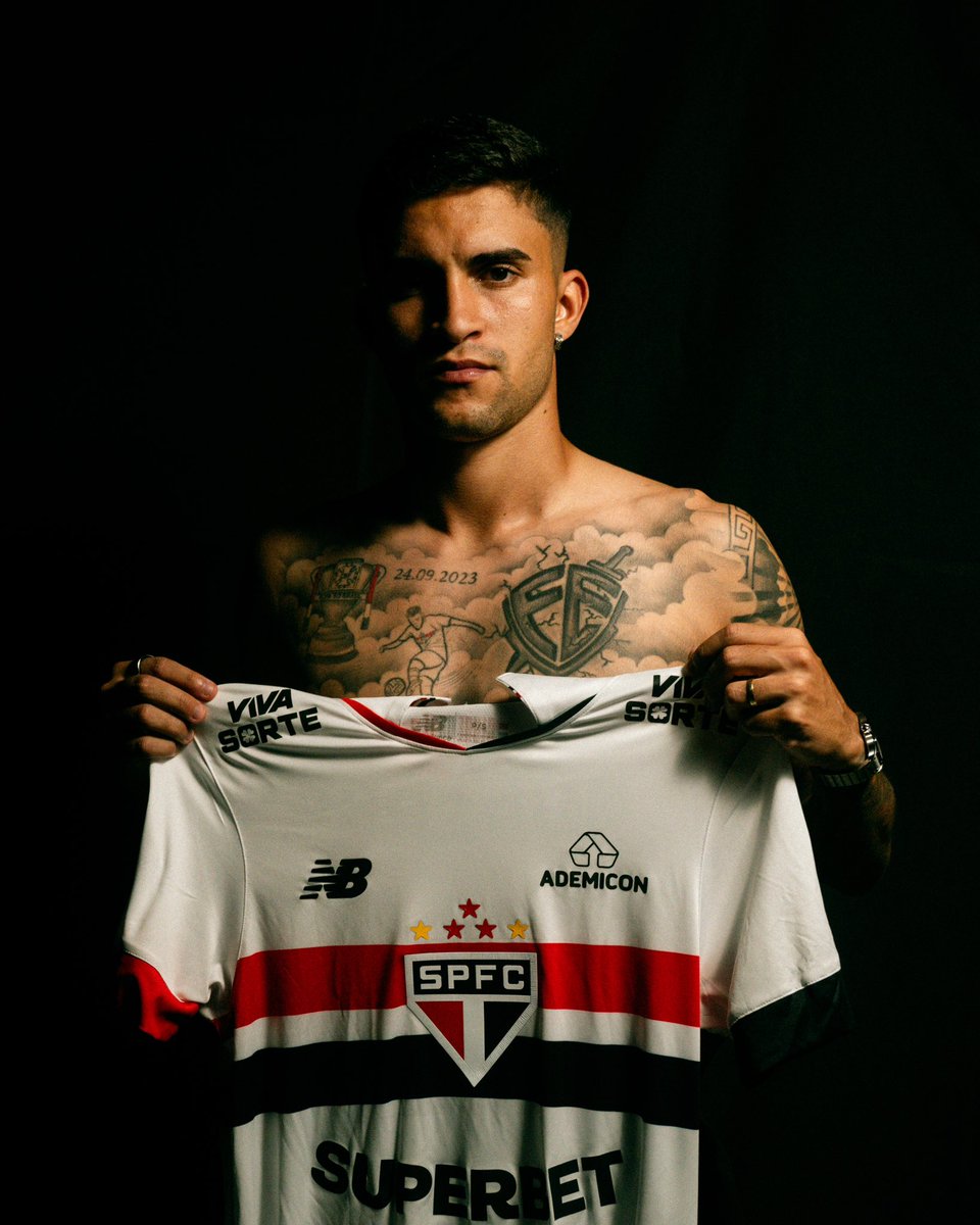 ligaagencia's tweet image. A pele não mente. 

Um capítulo lindo se encerra, outro se inicia, @_ronestor 

O futuro é teu. 2025 promete.

📸 Edson Junior / @ligaagencia