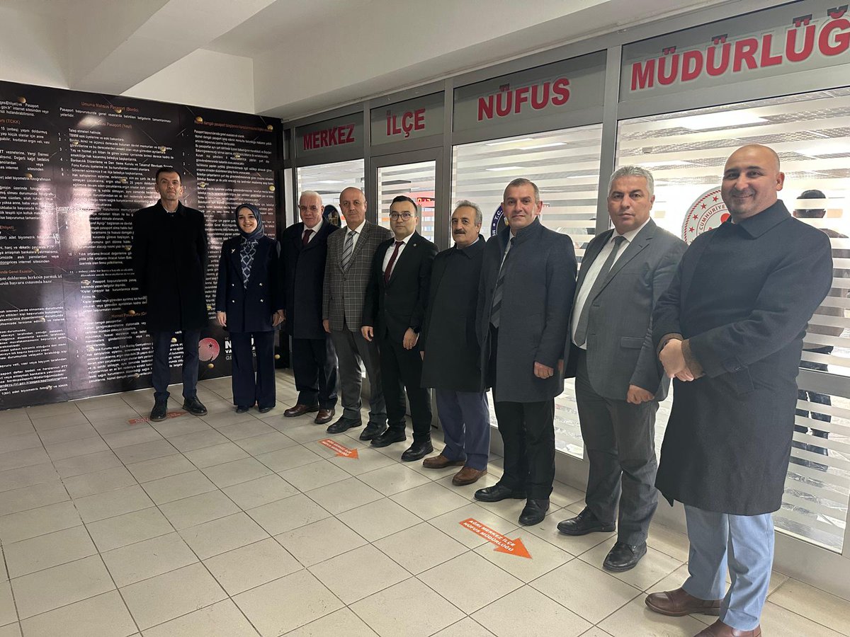 agrinufus's tweet photo. Ağrı İl Nüfus ve Vatandaşlık Müdürü Murat Baki’ ye iade-i ziyarette bulunan İlçe Nüfus Müdürlerimizle 2024 yılı değerlendirilerek, İlimizde mevcut  Türkiye Cumhuriyeti Kimlik Kartı almayan vatandaşlarımızın Kimlik kartı almalarına yönelik toplantı düzenlendi.@TCNufus @AgriValilik https://t.co/38CdaV3PeO