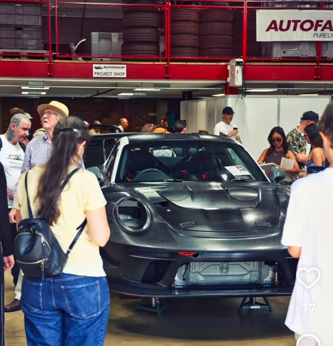 Autofarm's tweet photo. Carbon Fibre anyone?
We can’t wait to share more on the #stablemate of the #fxx Ferrari build.
This has the #lust option box firmly ticked on the specification list ✅
#porschegt3r #porschegt3rs #weissach #porschebuild #porscheproject #boxengasse #autofarm #supercardriver https://t.co/LUtqVGpYWB