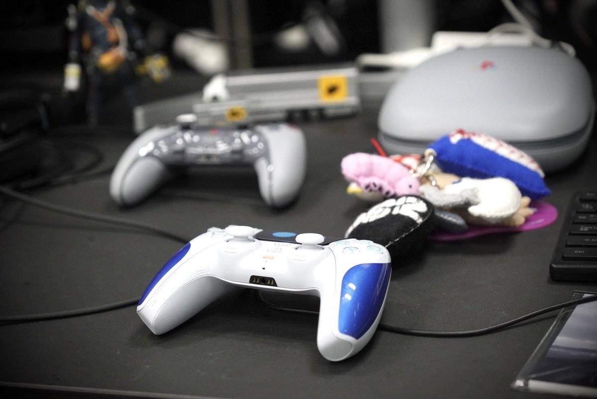 HIDEO_KOJIMA_EN's tweet image. Building the game🎮