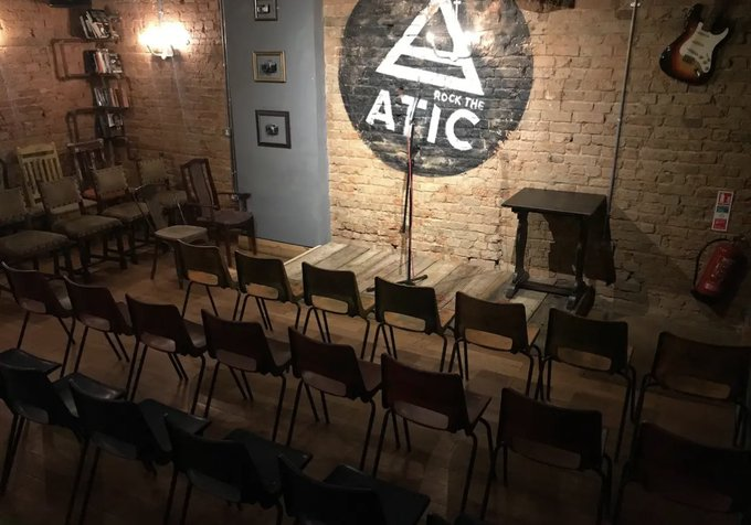 Tonight I'm visiting <a href="/ApothecaryTap/">The Apothecary Tap</a> for Rock the Atic comedy #Banbury

I'm driving a KIA to Banbury Cross
To see a fine comedy club audience
Drinks in their hands and bells on their toes
I will spread deadly serious cutlery safety wherever I go
shorturl.at/1DsQx