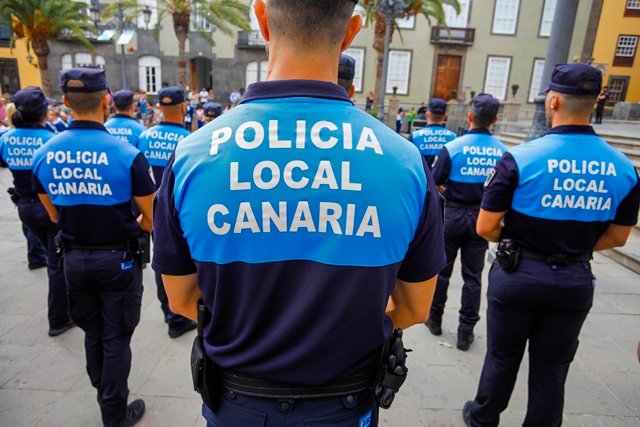 Llevamos un tiempo viendo cómo el Parque Santa Catalina y el puerto en si zonas como Ripoche, Tomas Miller, 29 de abril, entre otras muchas zonas los comercios como los ciudadanos de estas zonas nos encontramos que no vemos a la Policía Local vigilando nuestras calles desprotegid