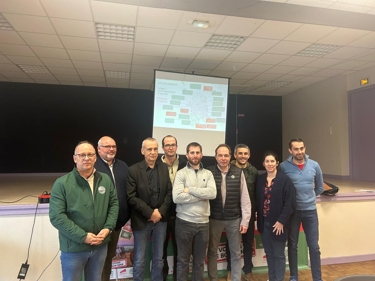 FNSEA's tweet image. 🟢🔴 #FNSEA et Jeunes Agriculteurs en campagne | Meeting de campagne dans le Cher. 🚜✊ Pour @ThierryCoue, secr.gen.adj FNSEA  : 🎙️"Le réseau FNSEA/JA a acquis une crédibilité en tant que syndicat responsable. Notre force c’est notre réseau. (...) Réunir les gens est le meilleur…