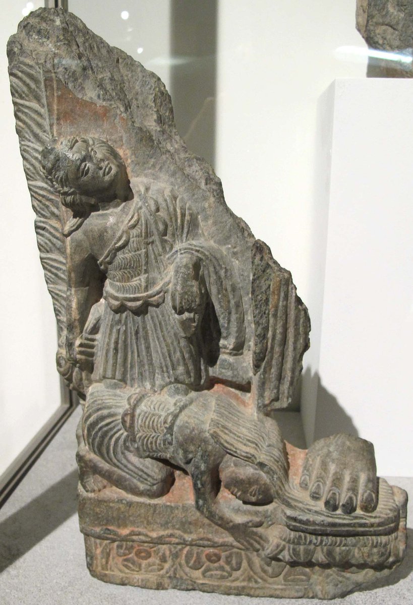शीर्षक: दीपांकर बुद्ध जातक

समय: पहली शताब्दी
स्थान: शोतोरक मठ कपीसा अफ़गानिस्तान

माध्यम: शिस्ट

वर्णन:
नगर के द्वार पर
सुमति घुटनों के बल बैठी है और उसके बाल दीपंकर के पैरों पर बिखरे हुए हैं।
गोपा दीपांकर बुद्ध को देखते हुए।