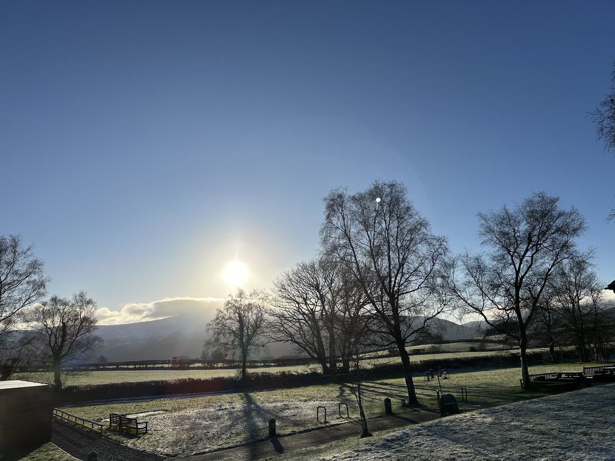 orrlyon's tweet photo. Stunning but chilly morning on Mynydd Illtud ⁦@BannauB⁩ ⁦@CroesoBannauB⁩ https://t.co/y0s5An23F9