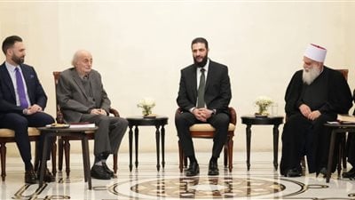 عاجل 🟢

" بِتعليمات " من الرئيس السوري أحمد الشرع :

جوزيف عون  رئيساً للبنان 

#مُحافظة_لبنان