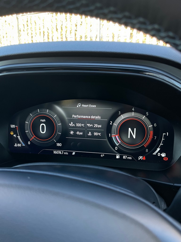 🚗 Ford Focus ST Edition – Only 1 of 300! 
🔥 One of Only 300 – Own a rare piece of automotive excellence.
🚀 Powerful Engine for exhilarating performance.
🎯 Precision Handling – Perfect for spirited driving.
This rare gem won’t last long! 🚗💨