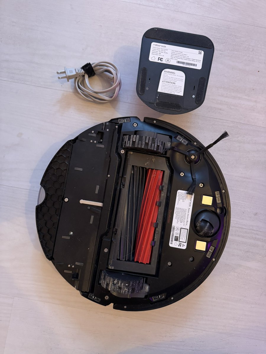 HiTechTLS's tweet photo. @roborockglobal what’s up with your insurance?

Our S8 stopped pairing to wifi, and no longer charges properly, after only 8 months of use. 

This is a vacuum, it does vacuum things, how is it possible that @AllstatePP can decide to not honor your appliances for the job they do?! https://t.co/LpHpoYgbRJ