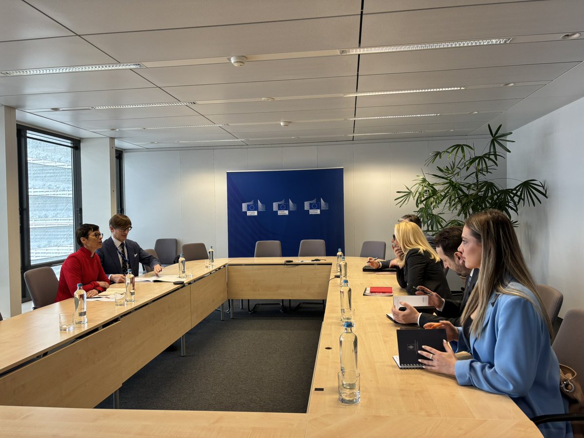 We held a very frank and concrete conversation with Tanja Miščević, Minister of European Integration of Serbia today, on the accession of Serbia to the EU. 

Enlargement is a whole of society process, which includes the opposition, civil society, businesses and more. 

I trust