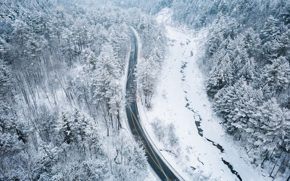 As the winter storm begins to dissipate, stay vigilant: 

💻 Sign up for VT Alerts.  
❄️ Monitor weather forecasts.  
🛻 Check <a href="/511VT/">511VT</a> 
⚠️ Avoid hazards. 
📻 Have an emergency kit.  

#VermontStrong#VTWinterReady