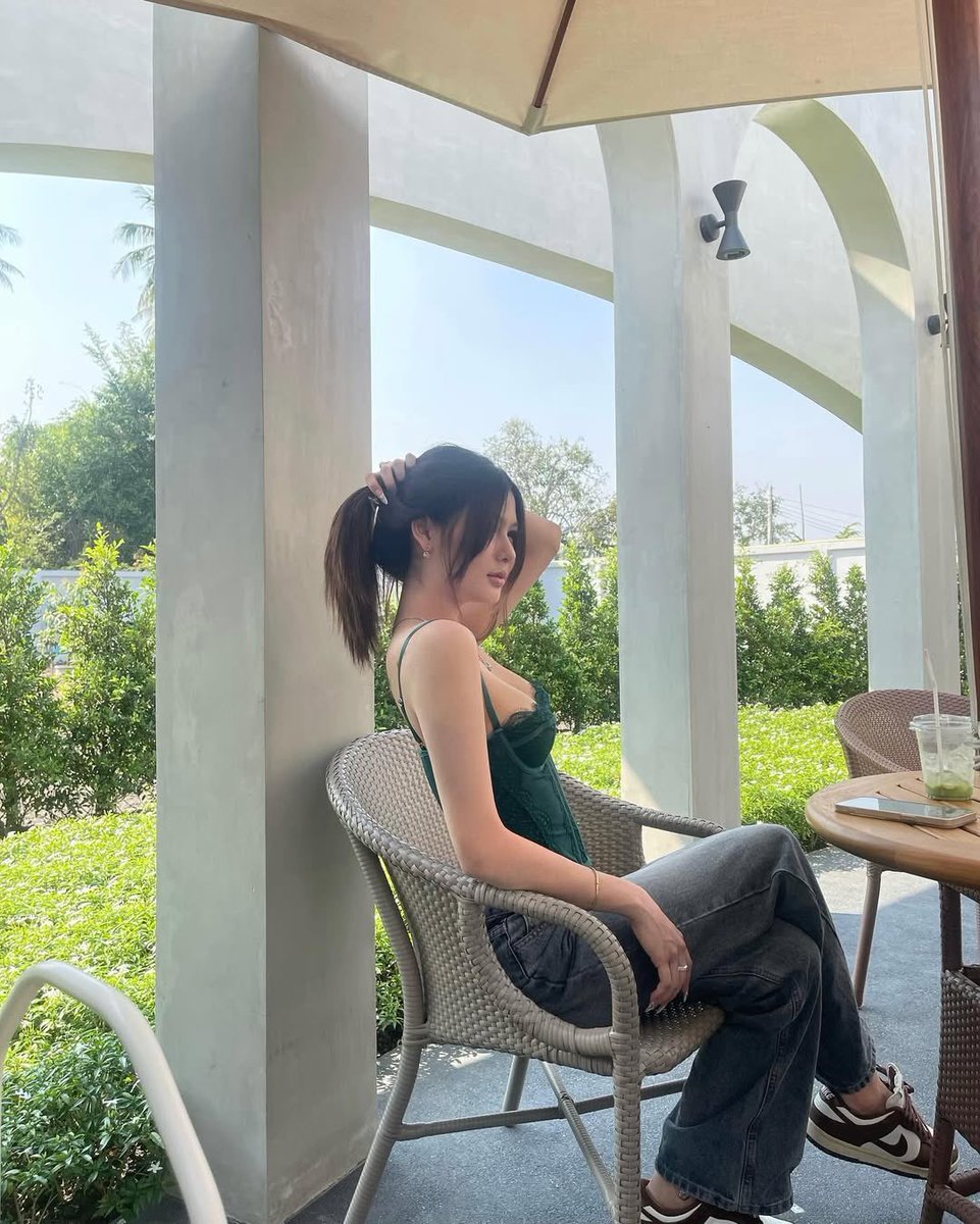 chuckwow538607's tweet photo. มีใครอยากเย็ดอีนี่บ้าง https://t.co/V6zoqqChwS