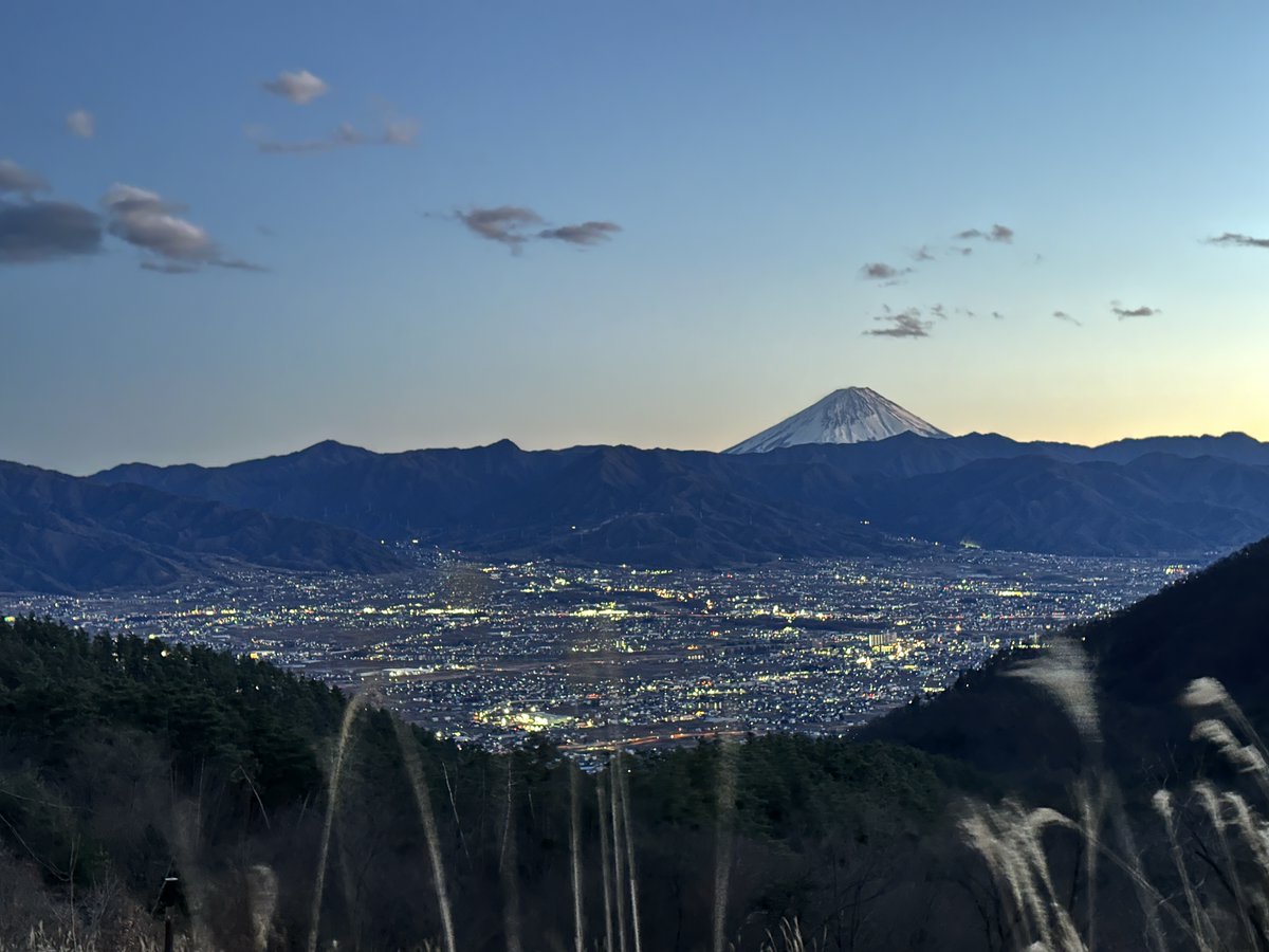 「富士山も良く見えたし、4,500円のテントも頑張ってくれたし、温玉揚げも美味かっ」|★ぷりめ～らSXのイラスト