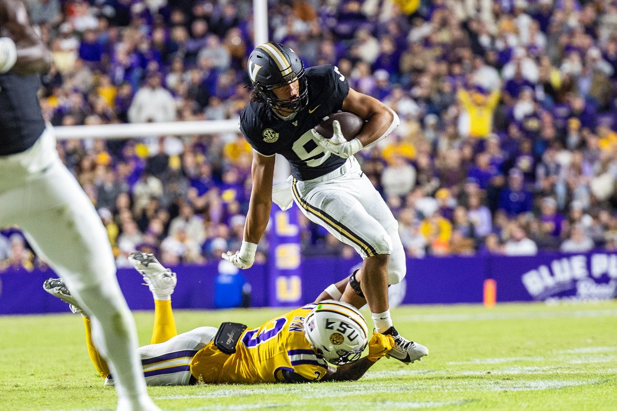 Pete Thamel (@petethamel) on Twitter photo First-team All-SEC tight end Eli Stowers tells ESPN that he plans to return to Vanderbilt for the 2025 season. Stowers said he thought “a lot” about the NFL, as he was projected as a mid-round pick. But he stayed because “we’re building something special” at Vanderbilt. First-team All-SEC tight end Eli Stowers tells ESPN that he plans to return to Vanderbilt for the 2025 season. Stowers said he thought “a lot” about the NFL, as he was projected as a mid-round pick. But he stayed because “we’re building something special” at Vanderbilt.