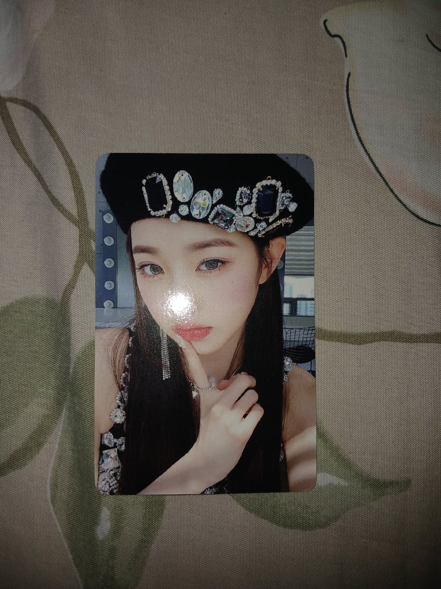 enticeraleigh's tweet photo. Legit ba tong wony beret ko pls huhuhuhu lmk guys i need help https://t.co/9yGF2nk0kj