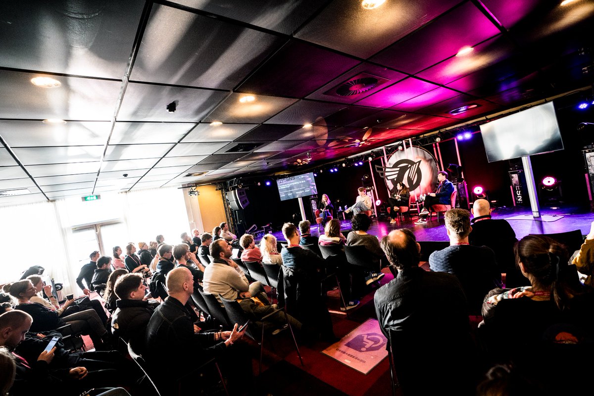 🔜 Coming up next week: On 17 January, we host the Creators' Talks panel "Streaming's Broken Record: Where Are My Royalties?" at <a href="/ESNS/">ESNS</a> in Groningen, Netherlands. 🇳🇱

ECSA President <a href="/Helienne/">helienne</a> Lindvall, Arriën Molema (<a href="/CIAMCreators/">CIAM</a>, <a href="/BAM_Network/">BAM</a>), Indrė Boaretto (<a href="/Deezer/">Deezer</a>) and