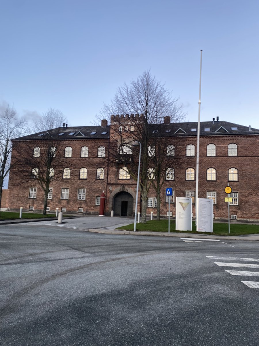 Simon J. Smith tweet media