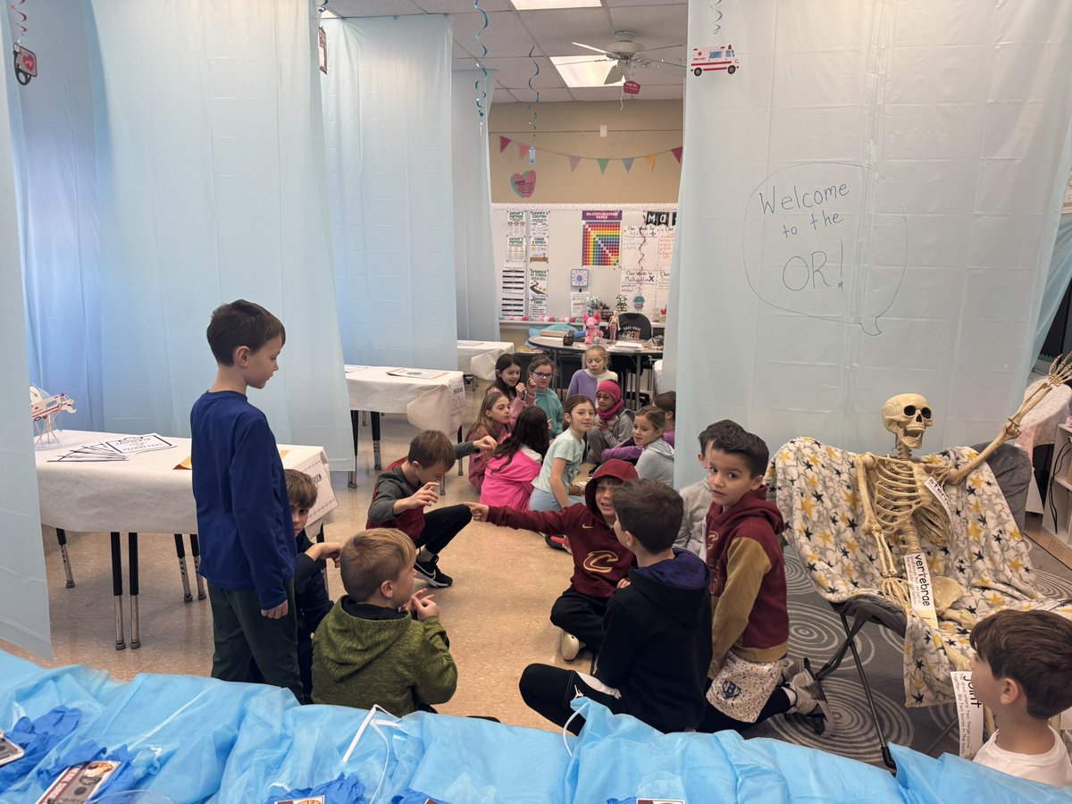 ALEastview's tweet photo. Who knew that our 3rd graders were already surgeons! @AvonLakeSchools https://t.co/j69kYjk3jq