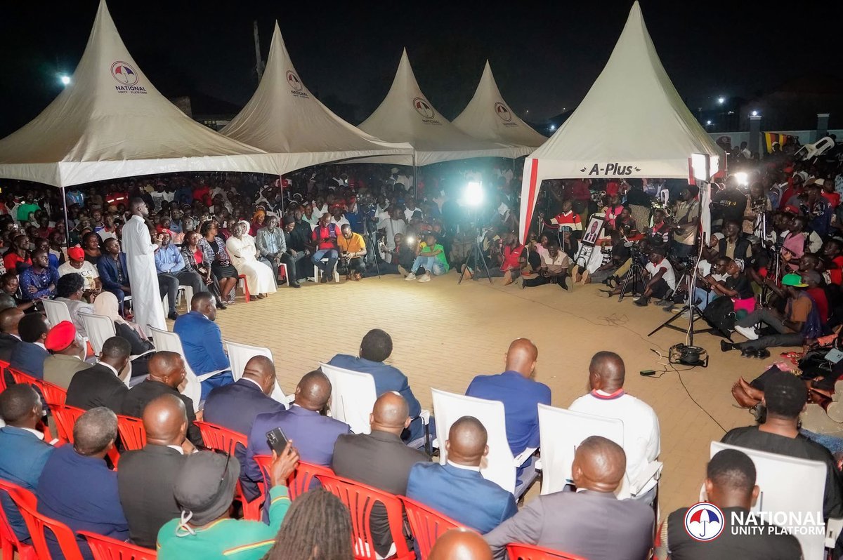 HEBobiwine's tweet photo. Grateful to the hundreds of you who joined us this evening at the National Unity Platform Headquarters, as we mourned our brother, Hon. Muhammad Ssegirinya. May his soul rest in peace. https://t.co/CuM1Ix3Cmp