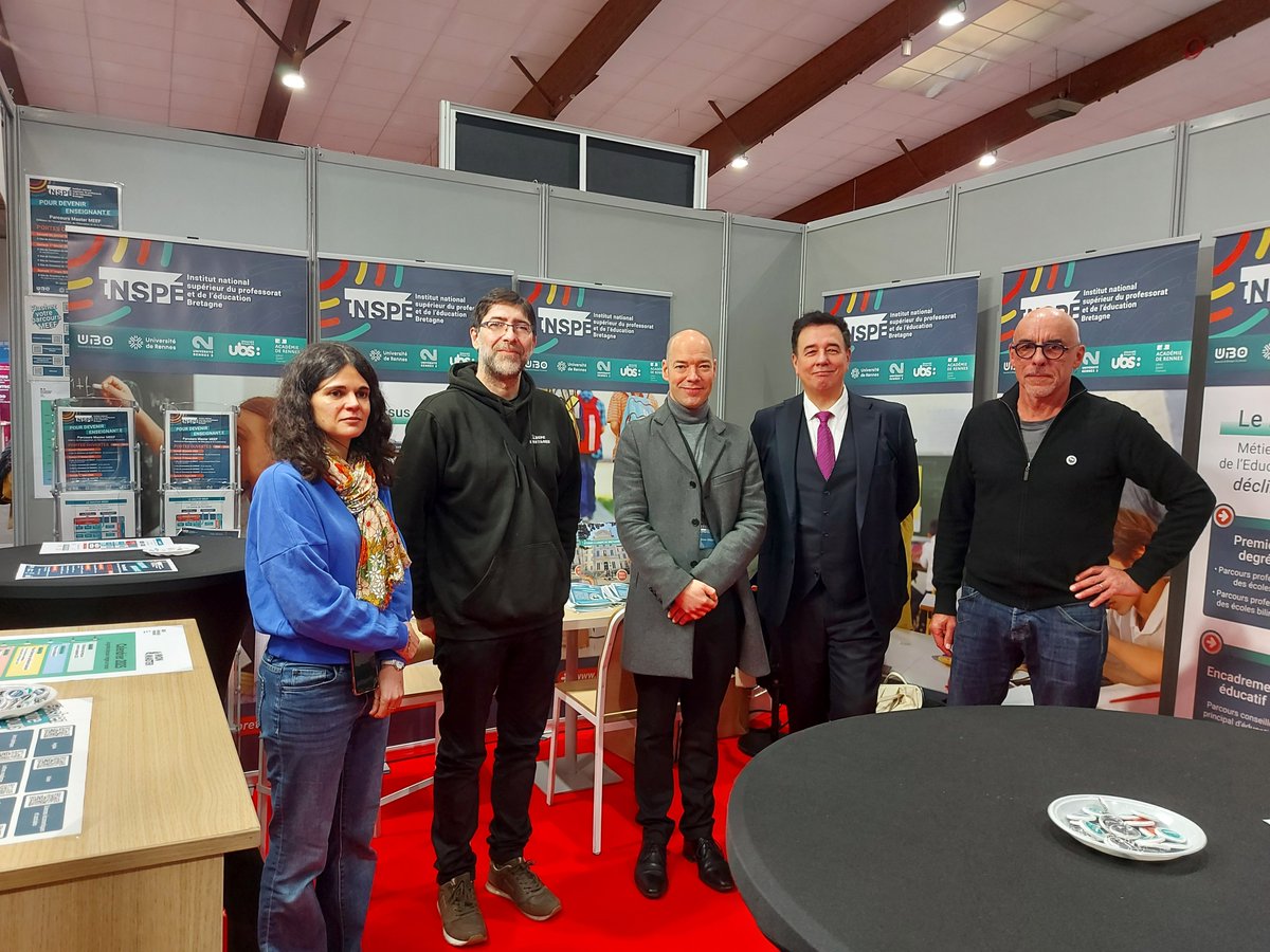 Le recteur <a href="/emmanuel_ethis/">Emmanuel Ethis</a> et les présidents des deux universités rennaises en visite sur le stand de l'<a href="/INSPE_Bretagne/">INSPÉ de Bretagne</a>  dans le cadre du salon du lycéen et de l'étudiant de Rennes ouvert jusqu'au samedi 11 janvier 2025 - 18h00.