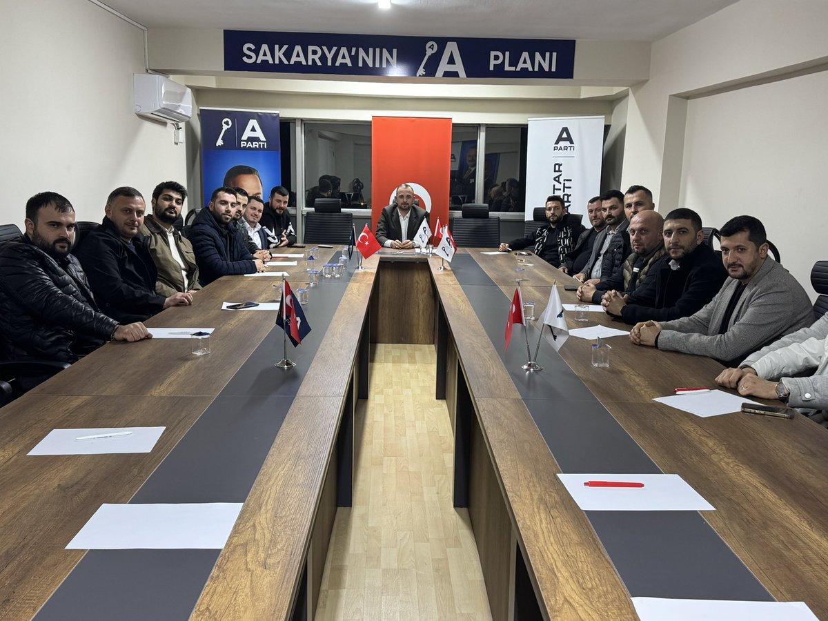 Bugün Anahtar Partisi Adapazarı İlçe Başkanlığı olarak ilk toplantımızı gerçekleştirdik. Birlik, azim ve kararlılıkla çıktığımız bu yolda, Adapazarı’mız için büyük bir heyecanla çalışmaya devam edeceğiz. Her şey daha güçlü, daha adil ve daha huzurlu bir yarın için!