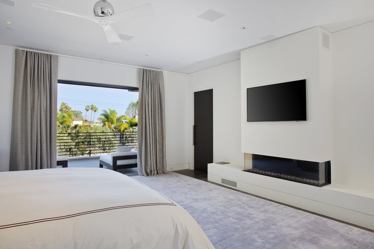 ficrest's tweet image. Your private oasis featuring luxurious entertainment solutions.

#Ficrest #FicrestIntegrationInc #homeautomation #homeintegration #smarthome #luxuryliving #lightingcontrol #lutron