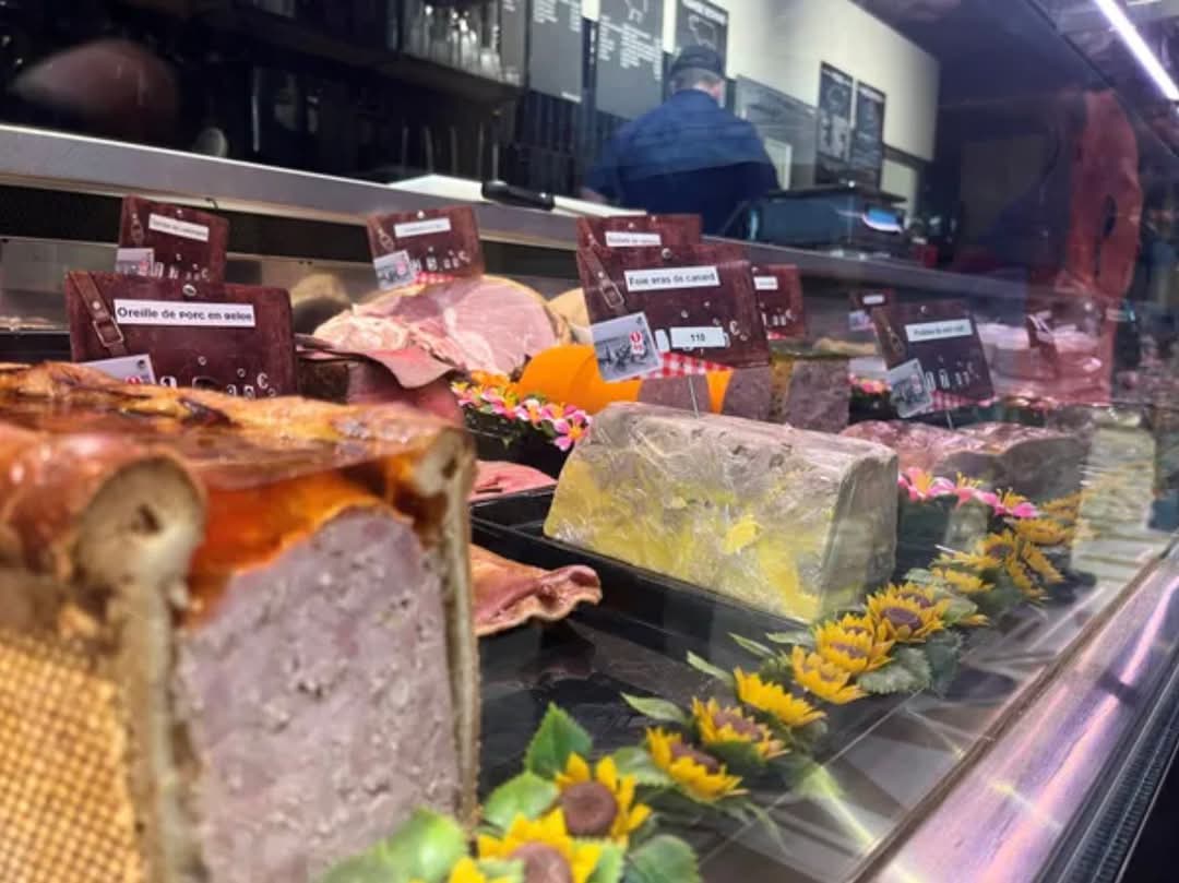 🎙️ la radio locale ici Bourgogne et le délicieux Stéphane Conchon vous raconte l'histoire du Goût d'Ici : une boucherie artisanale à Nuits-Saint-Georges où la viande raconte une histoire...

le replay de sa venue ce mardi, c'est par ici 👉 bit.ly/legoutdici