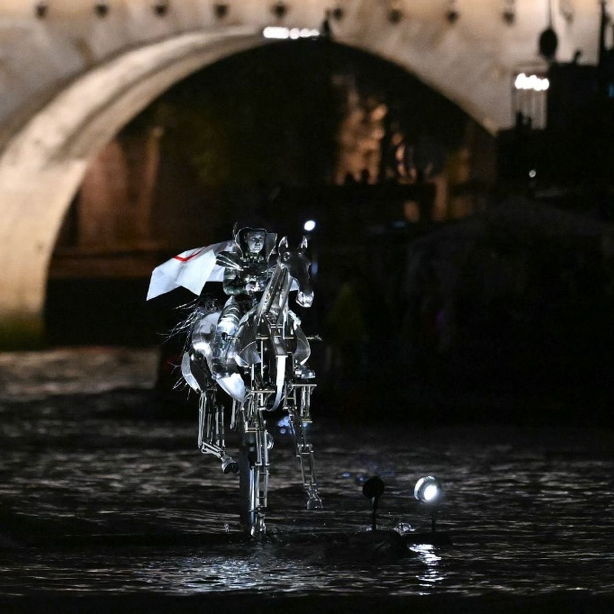 Le cheval Zeus des JO créé par l’atelier Blam, sera exposé en 2025 à Nantes. Annonce de Johanna Rolland ce soir